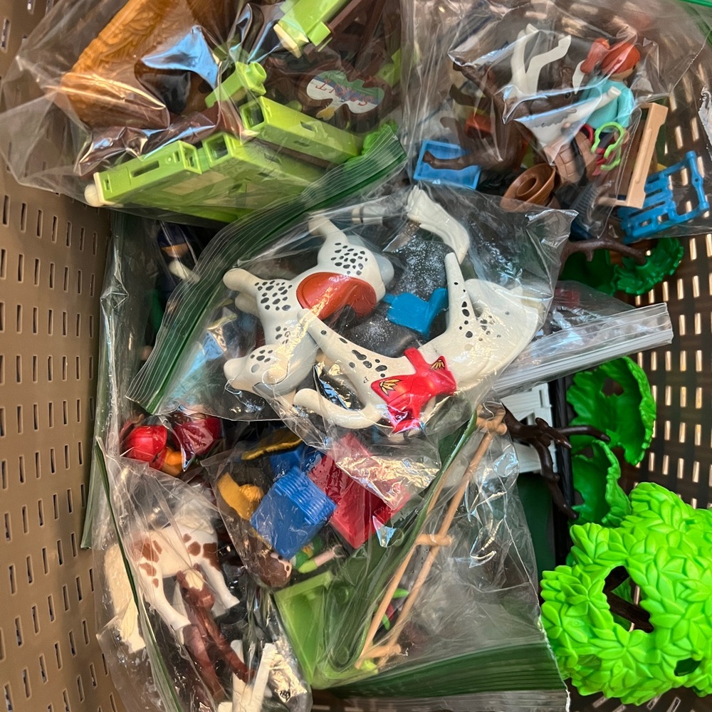 Playmobil Lot Colorful Animal and Character Playset